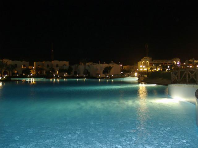 Ночной Hilton.
